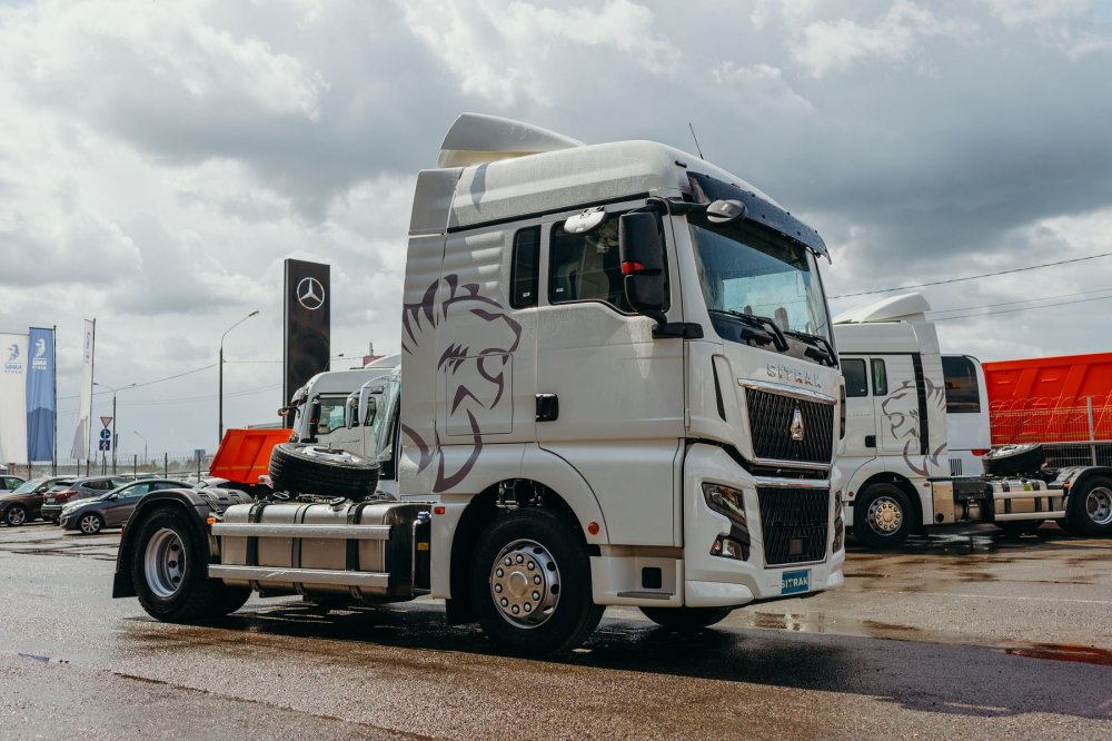 Тягач SITRAK C7H MAX 4x2 ( ZZ4186V391HE ) / без АДР и КОМ / без ретардера
